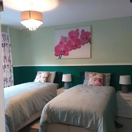 Bright Cozy Rooms In Meliden Exterior photo